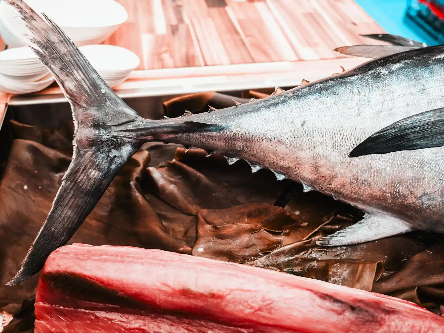 Plato de pescado de bajura preparado por el restaurante Jauregibarria durante la ponencia gastronómica en SSGastronomika 2025.