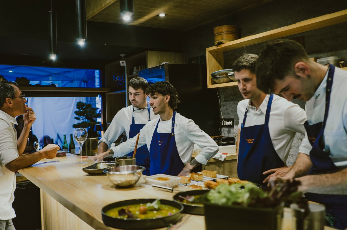 Eskura, cocina japonesa, y Jauregibarria, menú gastronómico de caza diseñado con delicadeza para los amantes de la cocina cinegética, reciben a Mayuko, embajadora del sake